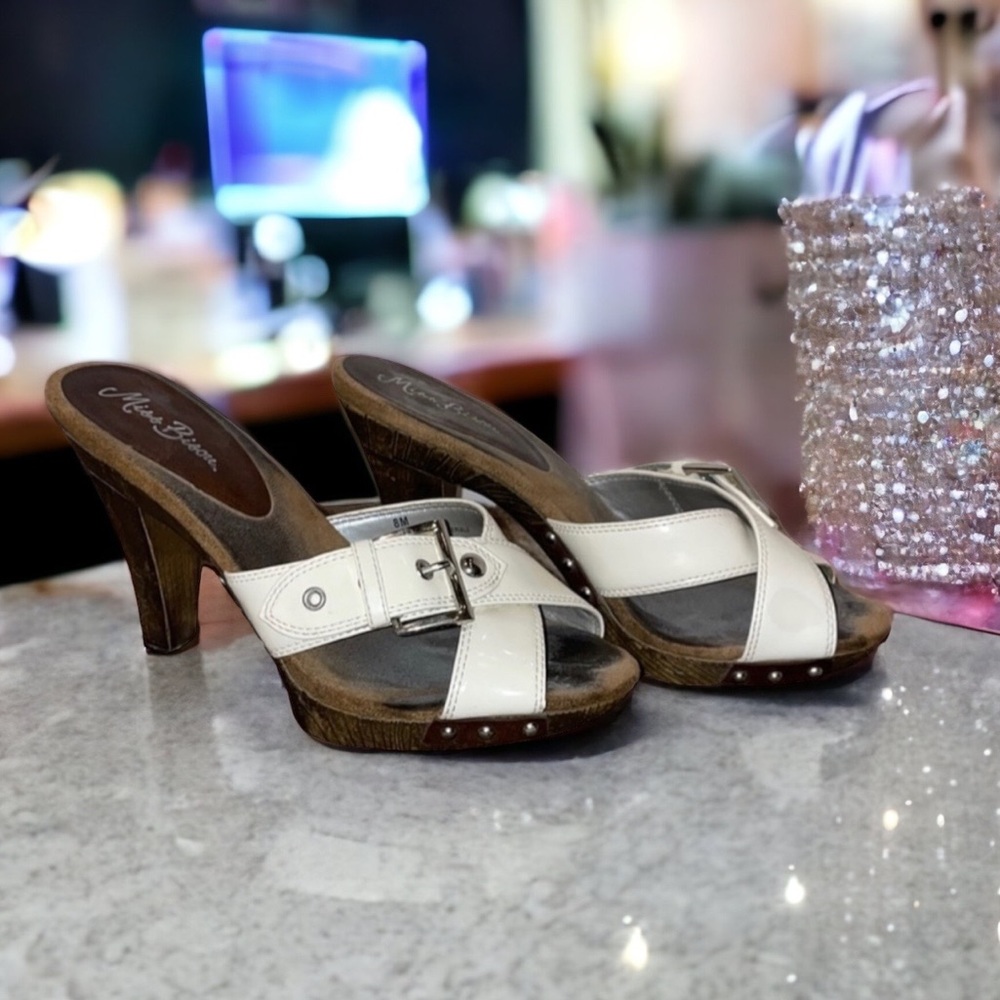 Mia Brown Women's Cream Heeled Mules